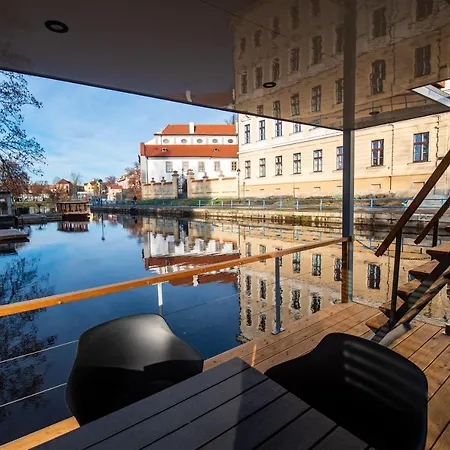 Rezidence Malse - Unikatni Na Vode Apartment *